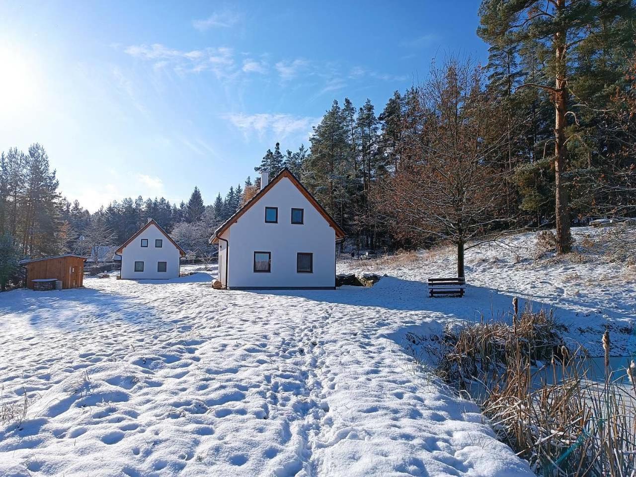 Klidna Lokalita Na Kraji Lesa, Cely Dum S Uschovnu Kol Villa Nova Bystrice Exterior photo